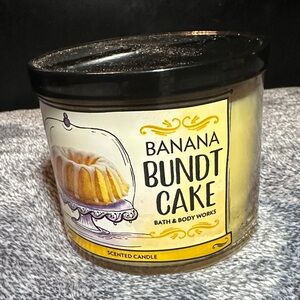 Bath & Body Works Banana Bundt Cake Candle - 3 wick new